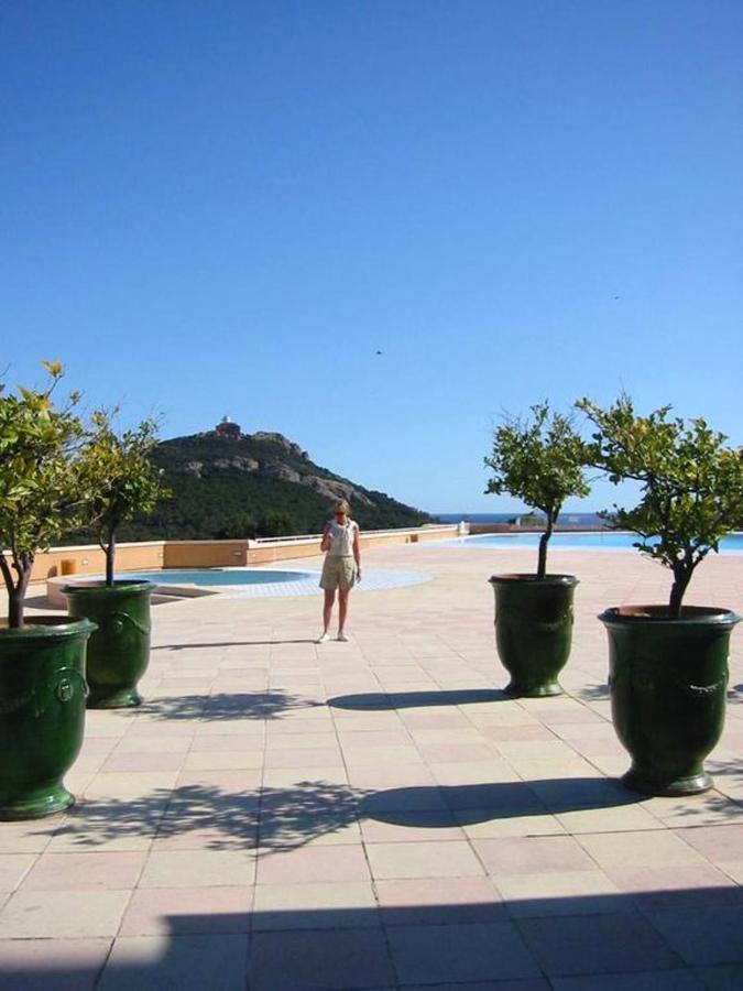 Appartement Familial Avec Vue Sur La Mer A Agay 40 M² + Piscine Saint-Raphaël Exterior foto